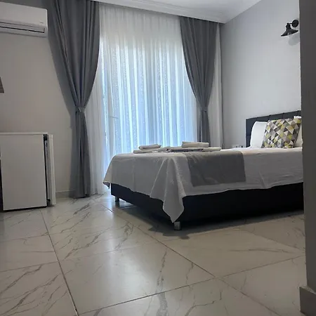 Pia Butik Sigacik 3*